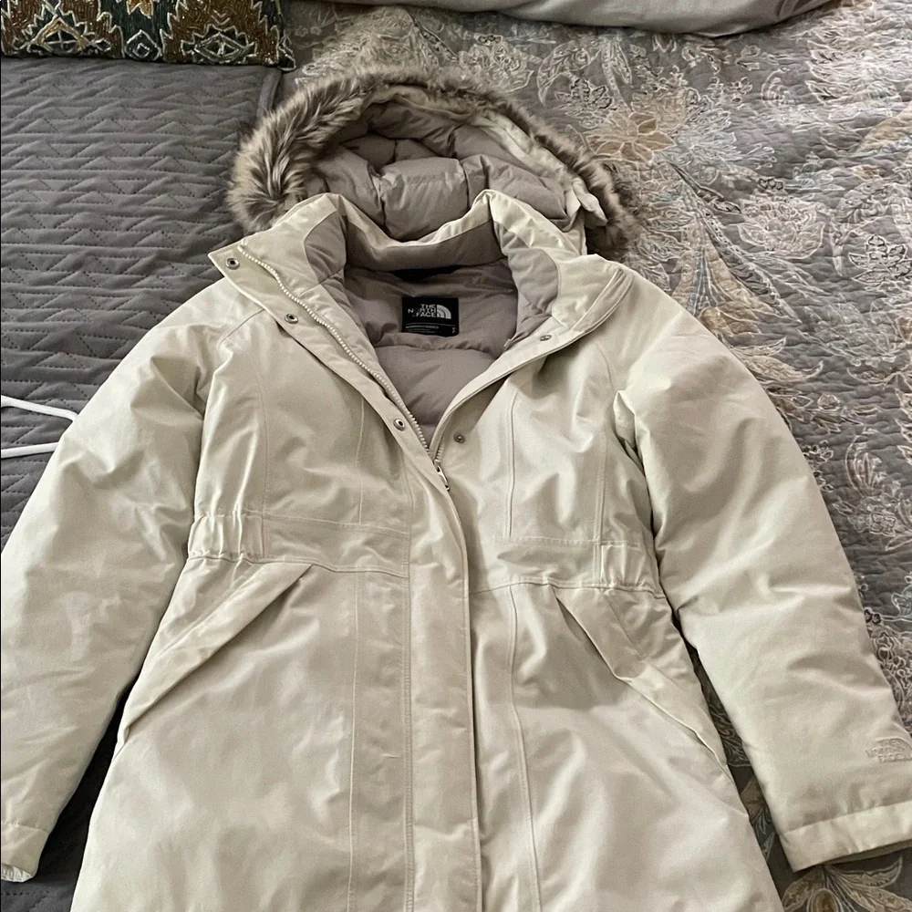 The North Face Women's Off-White Ski Jacket - Picture 1 of 7